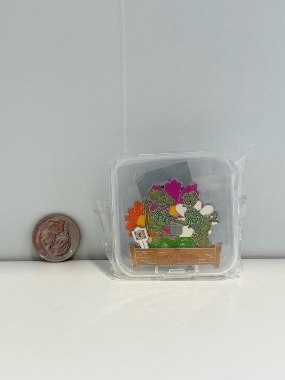 Disney Donald & Daisy Flower & Garden Character Pin